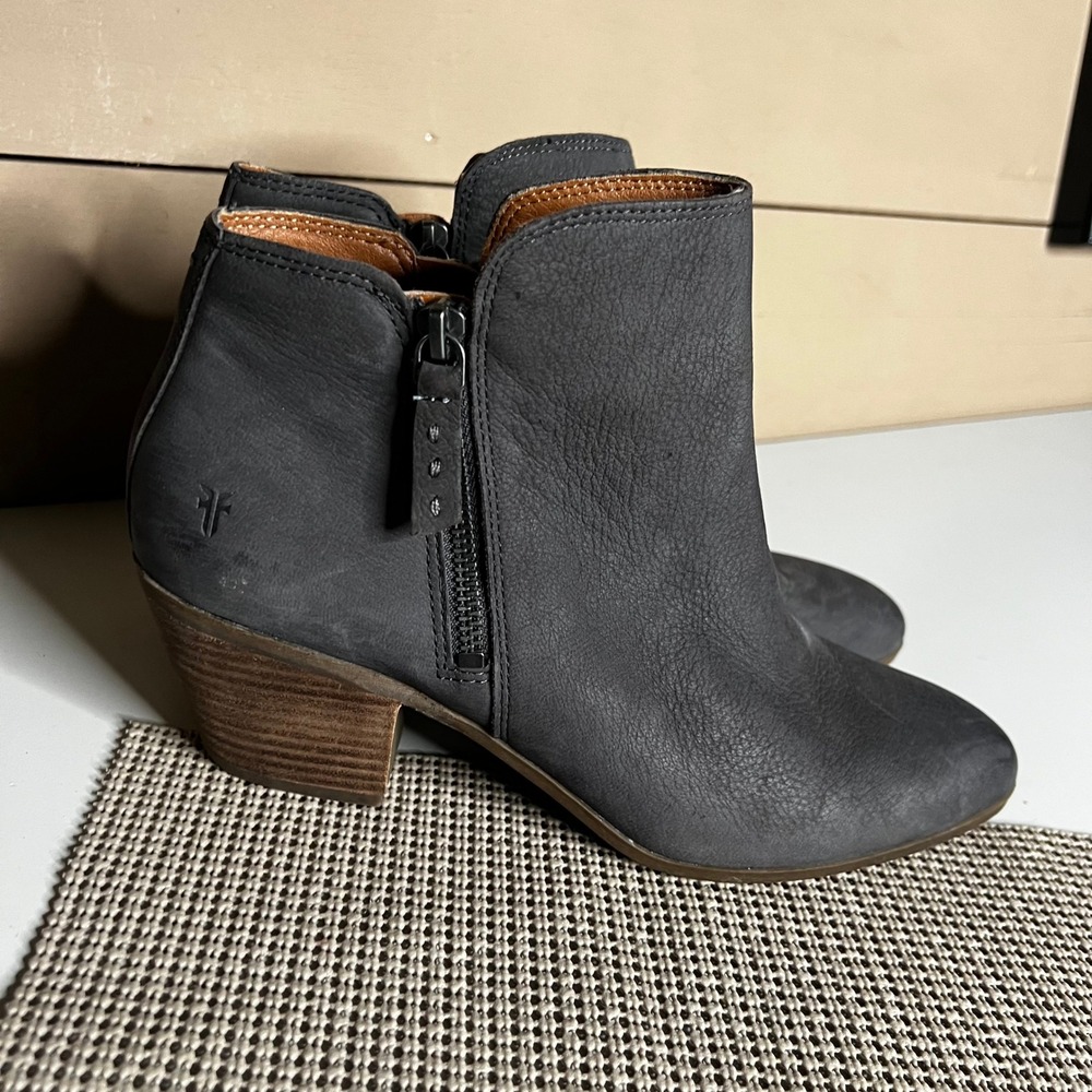 Frye‎ Judith Double Zip Grey Leather Ankle Boots FR40800-DENI Womens 9.5M